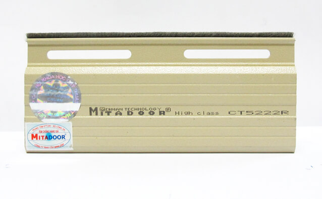 ct5222r-mitadoor-2