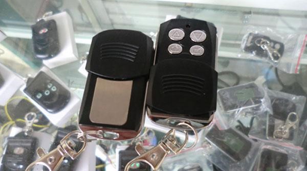 đánh remote cửa cuốn đánh remote cửa cuốn