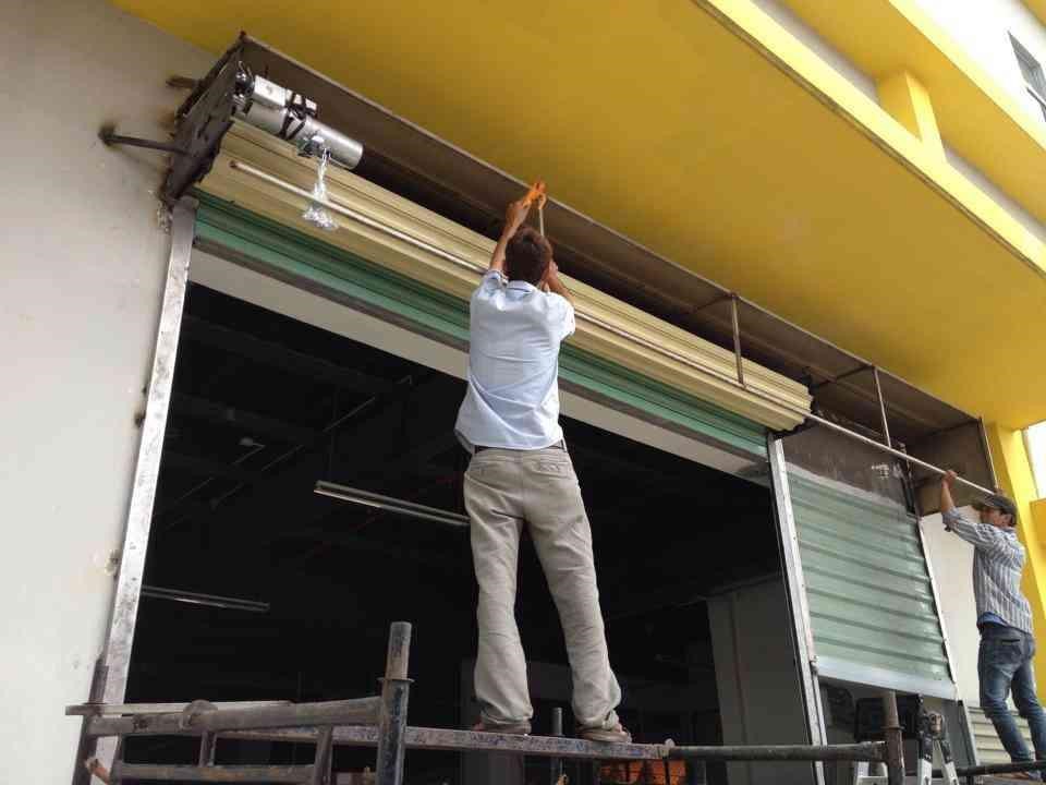 lắp đặt cửa cuốn TPHCM