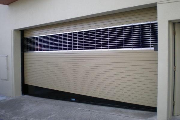 lắp đặt cửa cuốn quận 10