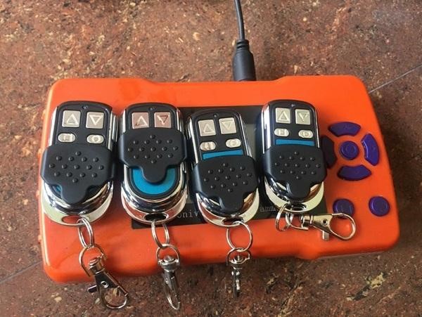 sao chép remote cửa cuốn mã nhảy