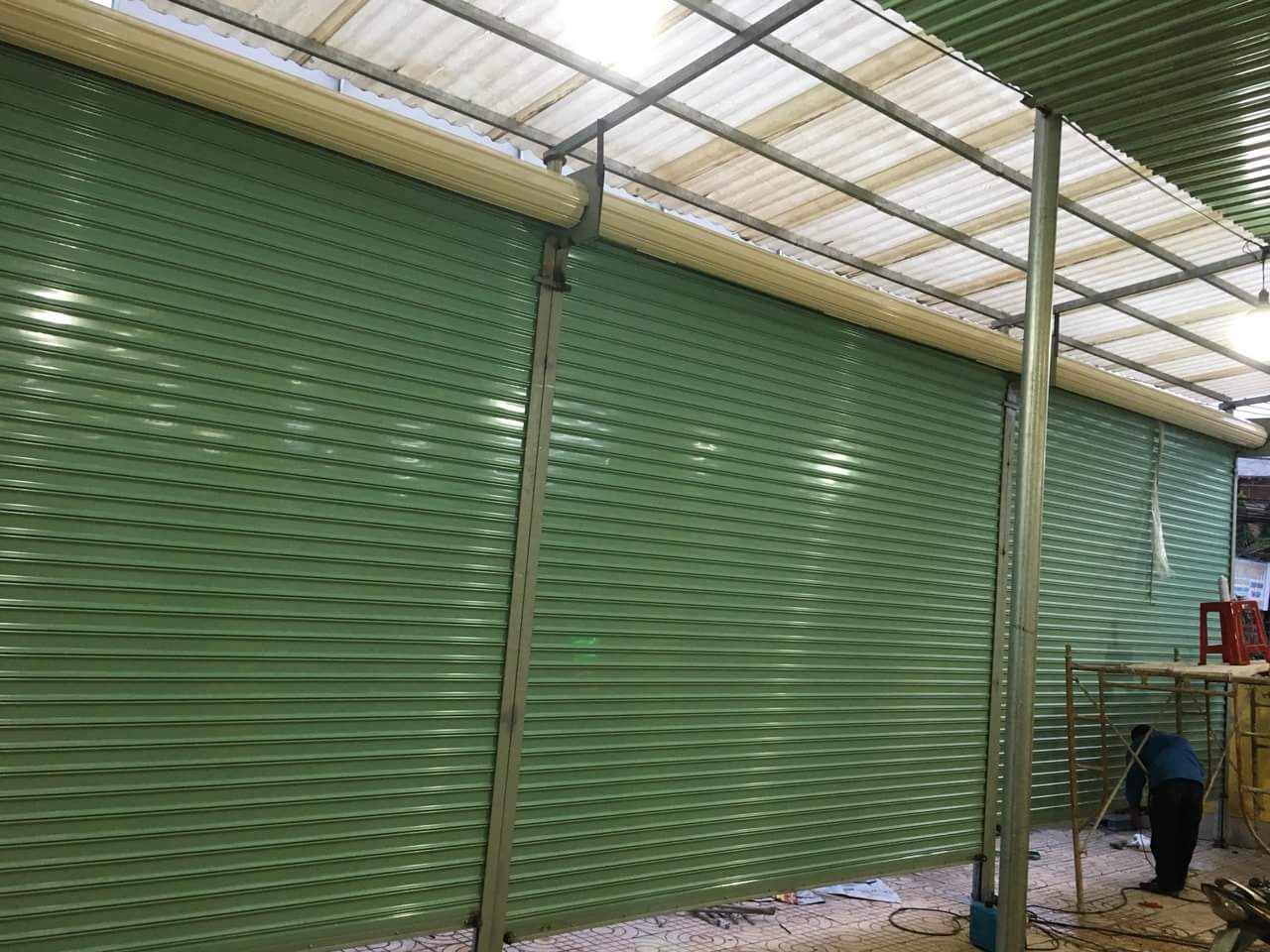 ﻿cách lắp cửa cuốn điện