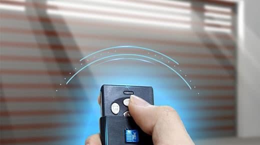 cửa cuốn bấm TPHCM cửa cuốn bấm TPHCM