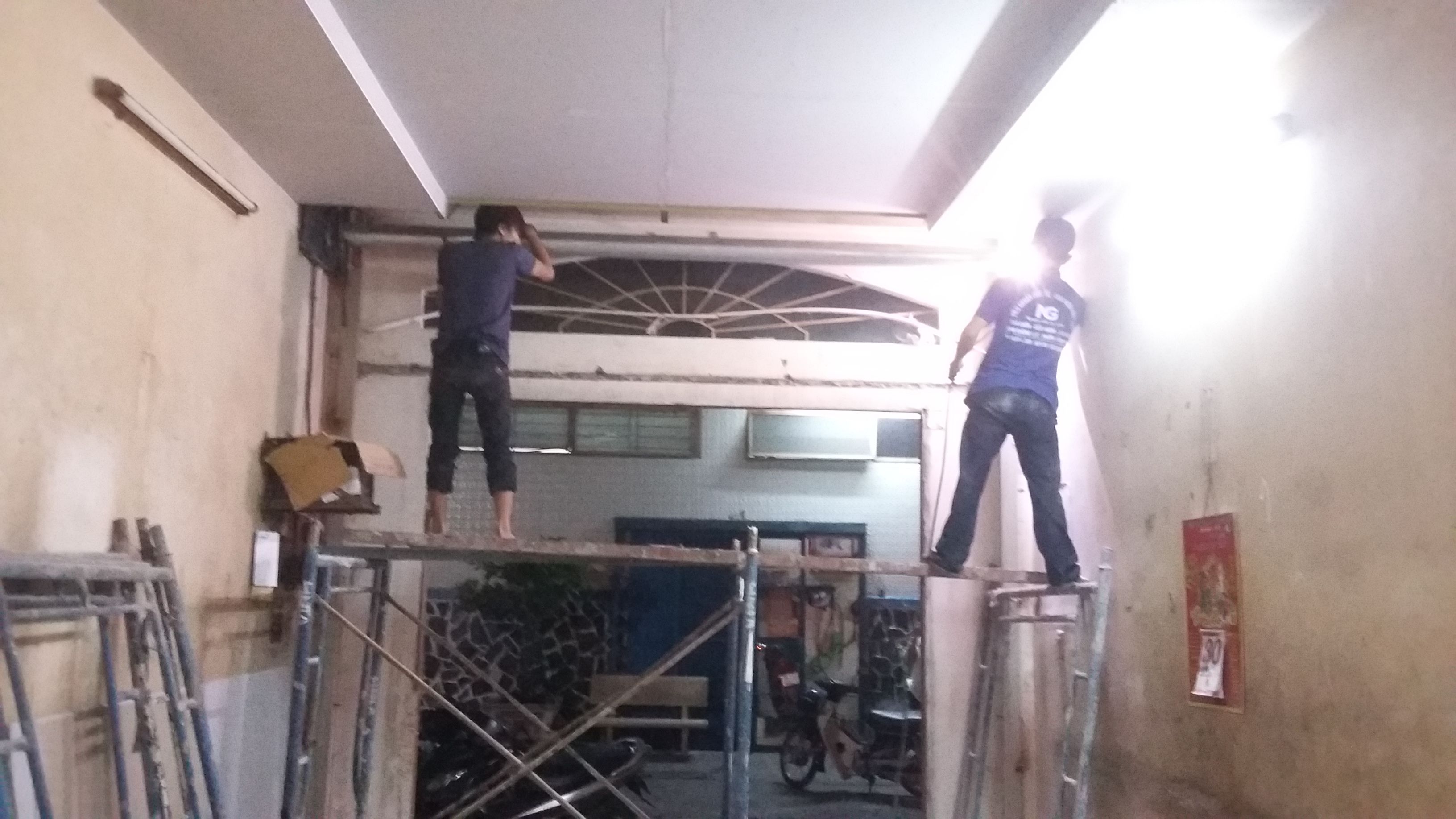 ﻿cửa cuốn bằng điện