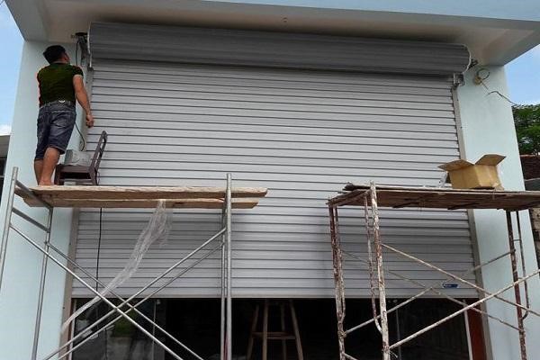 làm khóa cửa cuốn giá rẻ làm khóa cửa cuốn giá rẻ