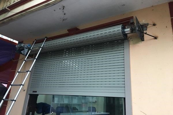  cửa cuốn không mở được