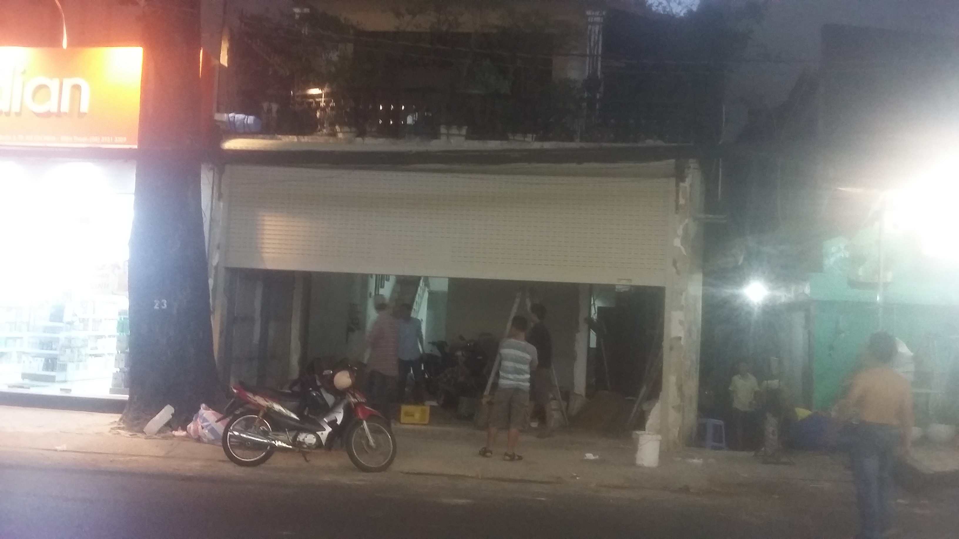 ﻿cách làm cửa cuốn điện