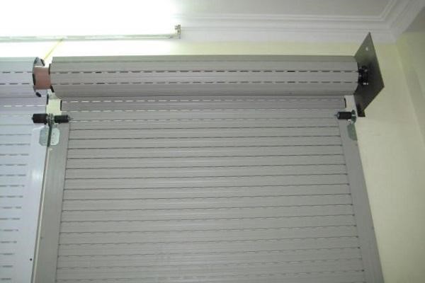 giá cửa cuốn tự động đảo chiều giá cửa cuốn tự động đảo chiều 